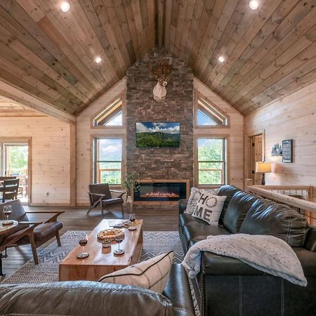 New / 3 King Suites / Sleeps12 / View / 5 Mi To Pf / Hot Tub Sevierville Buitenkant foto