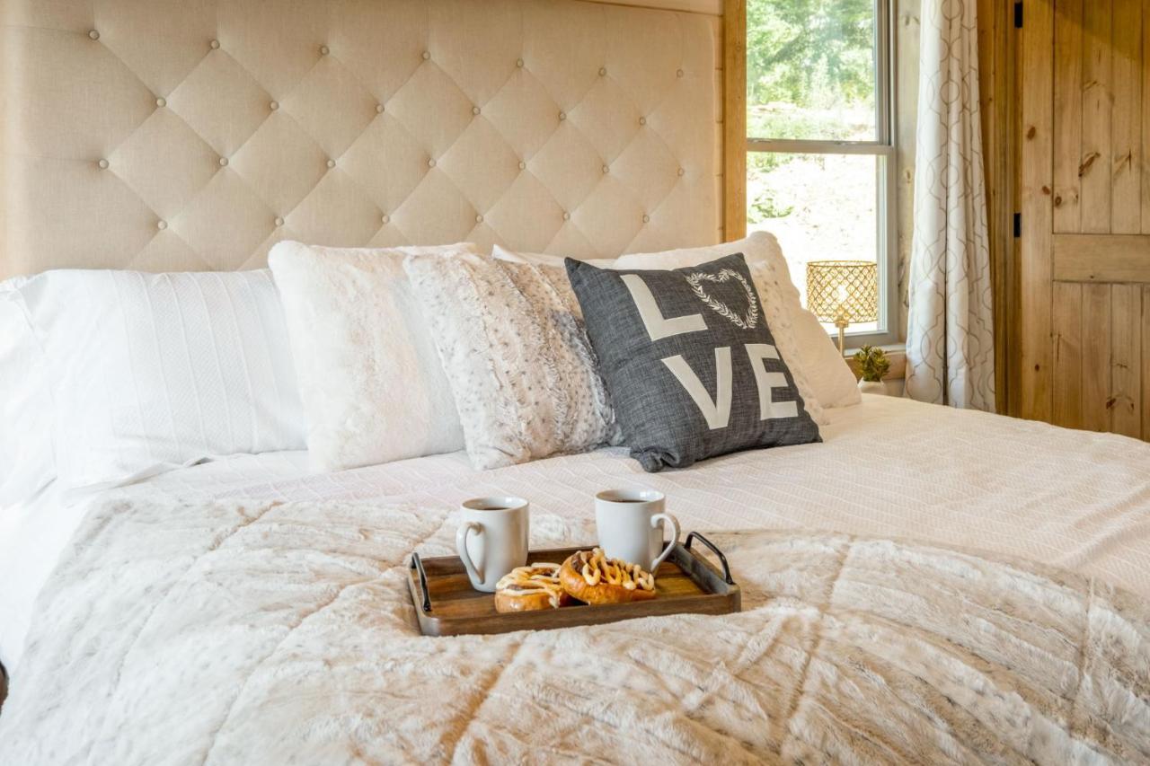 New / 3 King Suites / Sleeps12 / View / 5 Mi To Pf / Hot Tub Sevierville Buitenkant foto