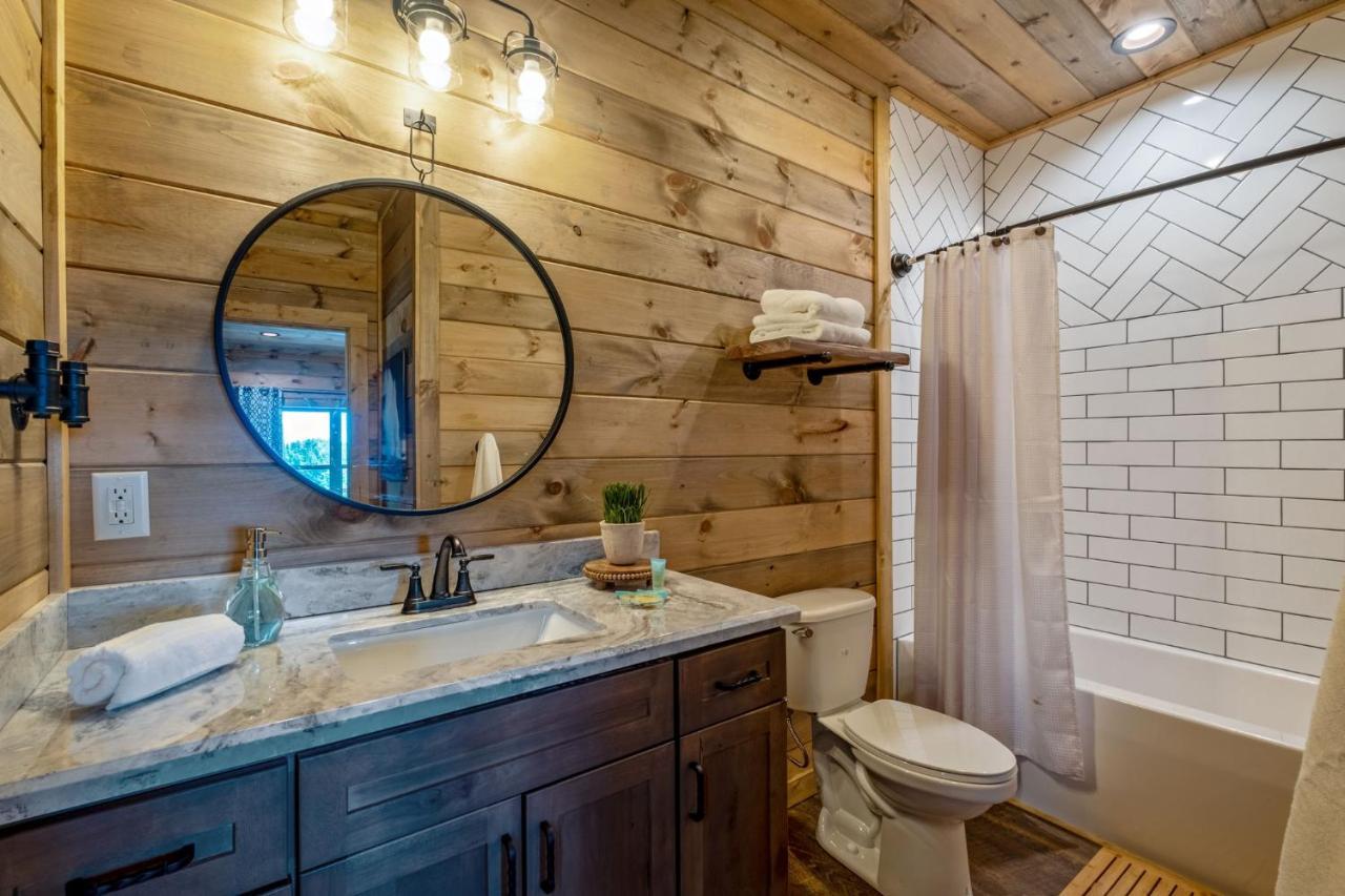 New / 3 King Suites / Sleeps12 / View / 5 Mi To Pf / Hot Tub Sevierville Buitenkant foto
