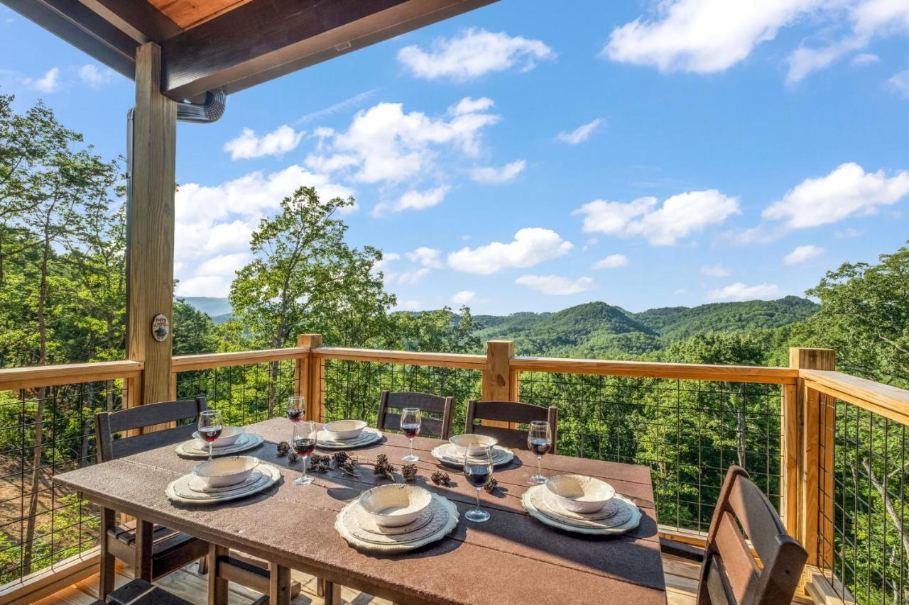 New / 3 King Suites / Sleeps12 / View / 5 Mi To Pf / Hot Tub Sevierville Buitenkant foto