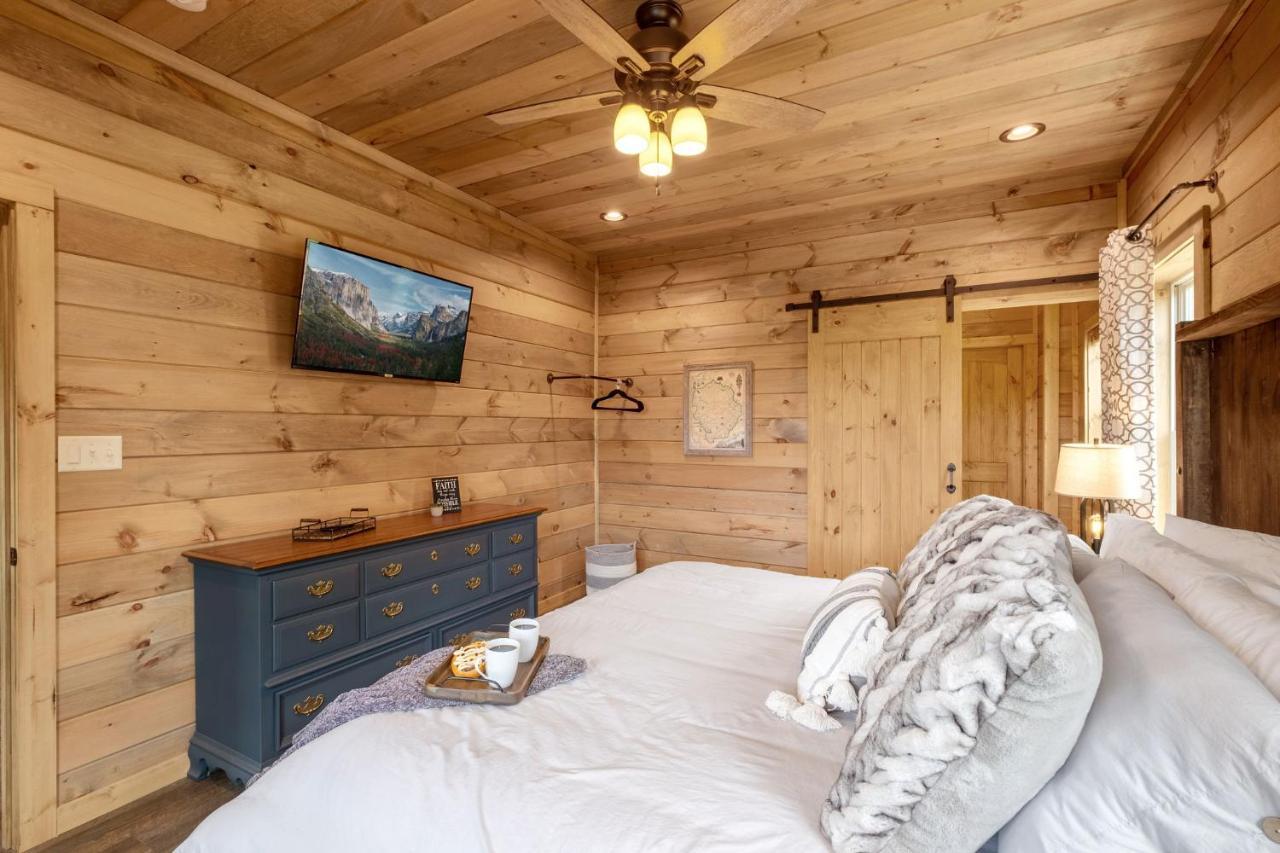 New / 3 King Suites / Sleeps12 / View / 5 Mi To Pf / Hot Tub Sevierville Buitenkant foto