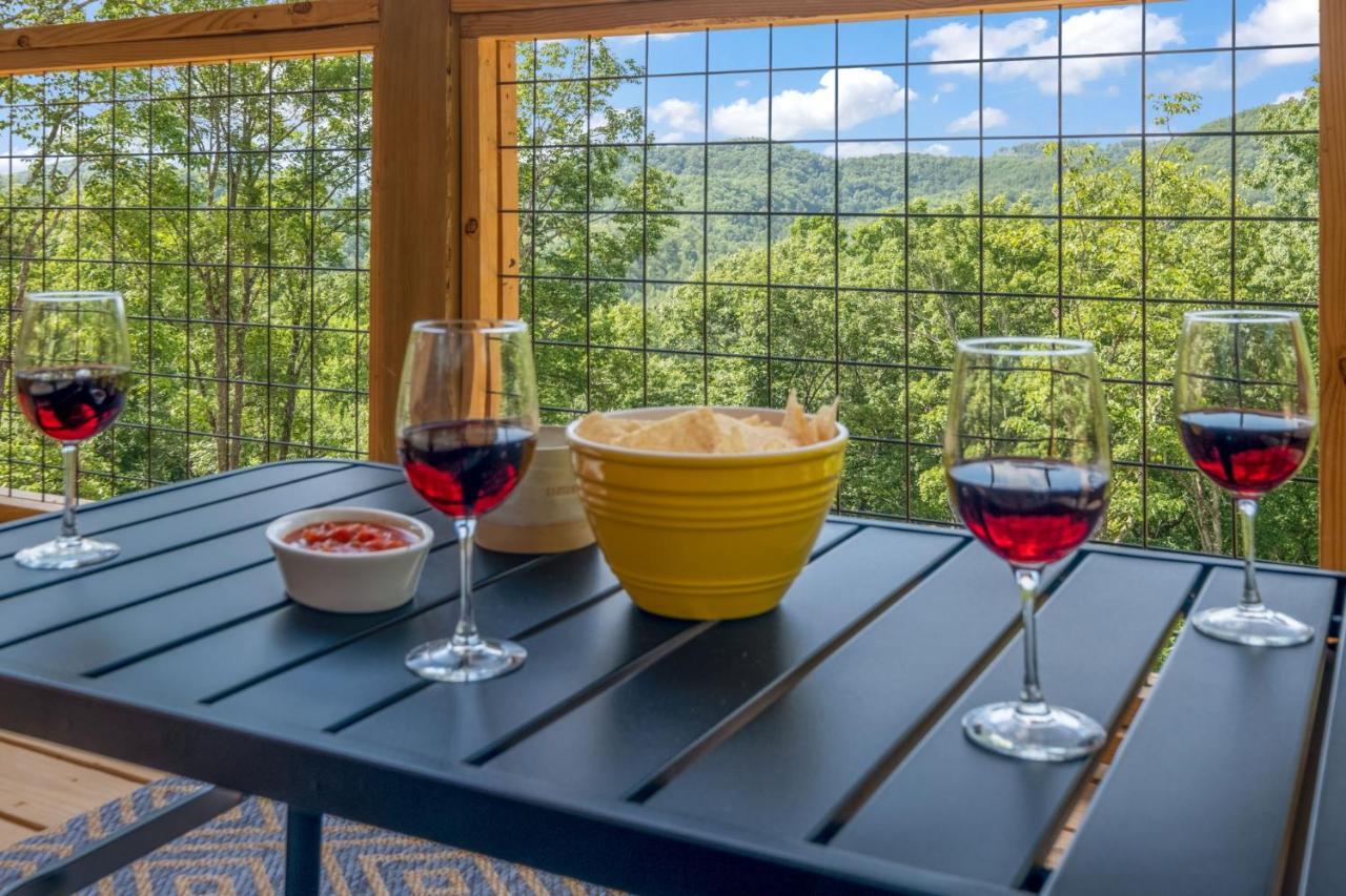 New / 3 King Suites / Sleeps12 / View / 5 Mi To Pf / Hot Tub Sevierville Buitenkant foto