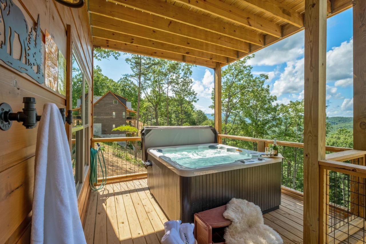 New / 3 King Suites / Sleeps12 / View / 5 Mi To Pf / Hot Tub Sevierville Buitenkant foto