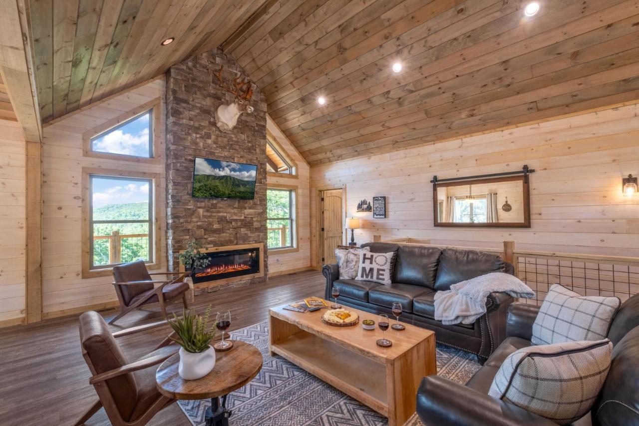 New / 3 King Suites / Sleeps12 / View / 5 Mi To Pf / Hot Tub Sevierville Buitenkant foto