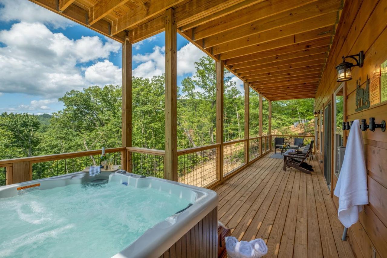 New / 3 King Suites / Sleeps12 / View / 5 Mi To Pf / Hot Tub Sevierville Buitenkant foto